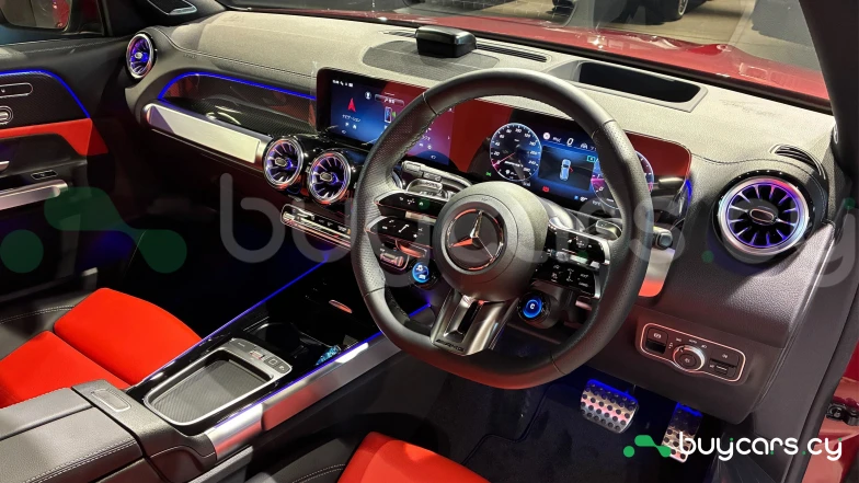 Mercedes GLB-class Red