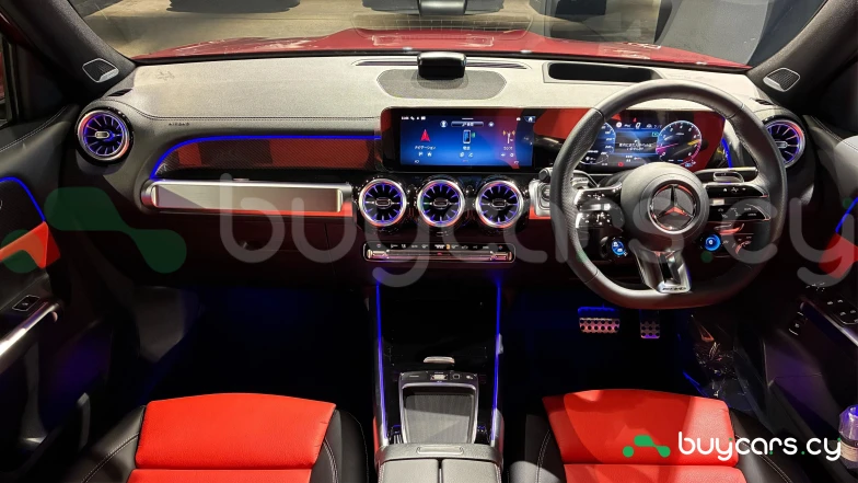 Mercedes GLB-class Red