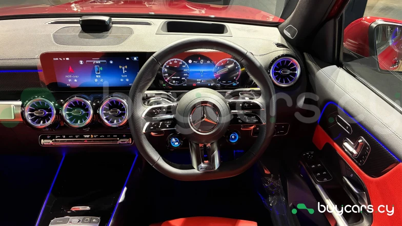 Mercedes GLB-class Red