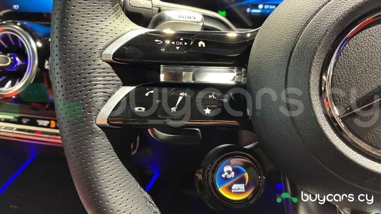 Mercedes GLB-class Red