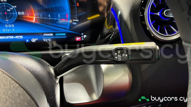 Mercedes GLB-class Red