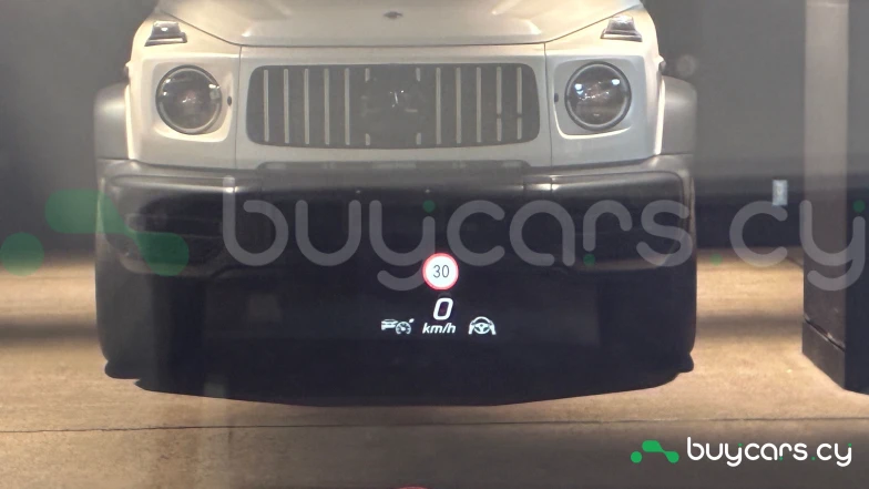 Mercedes GLB-class Red