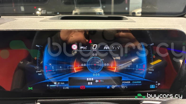 Mercedes GLB-class Red