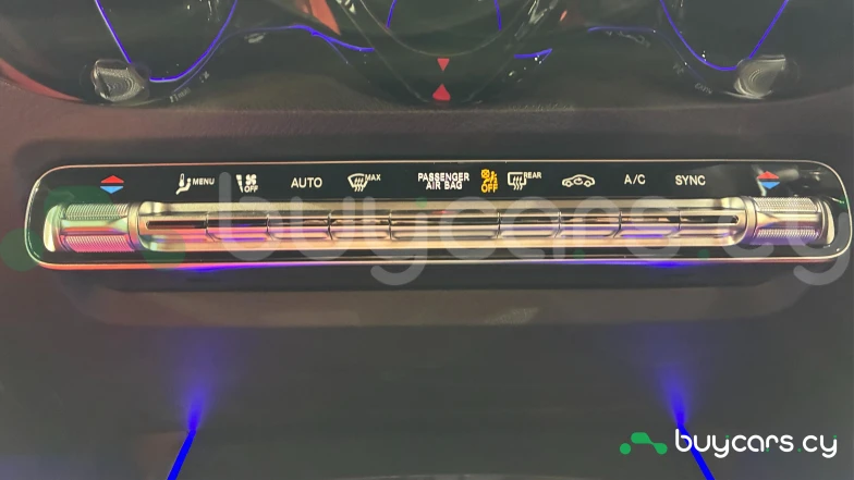 Mercedes GLB-class Red