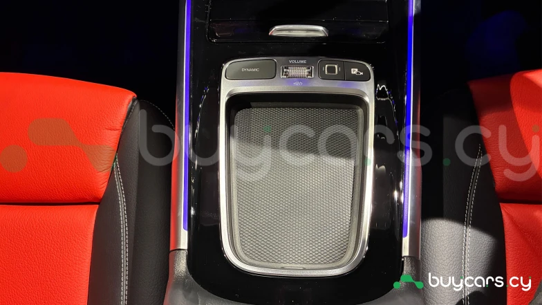 Mercedes GLB-class Red