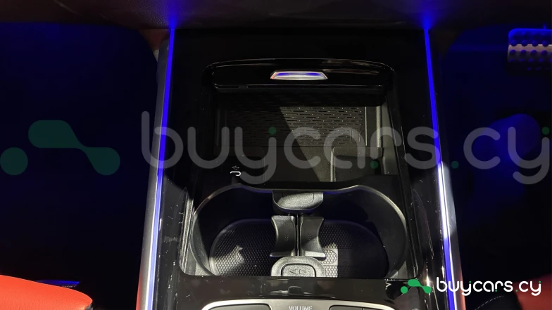 Mercedes GLB-class Red