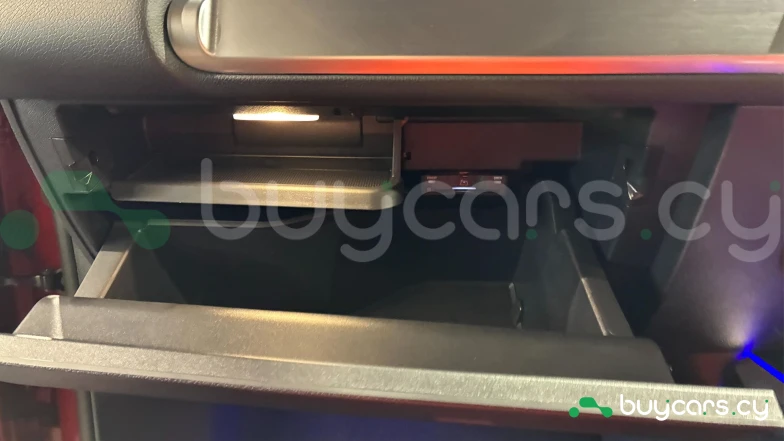 Mercedes GLB-class Red