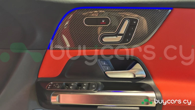 Mercedes GLB-class Red