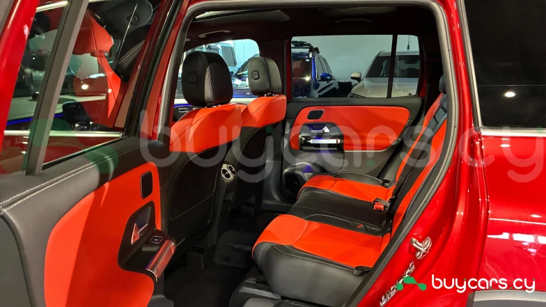 Mercedes GLB-class Red