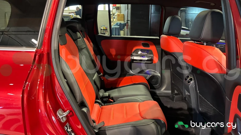 Mercedes GLB-class Red