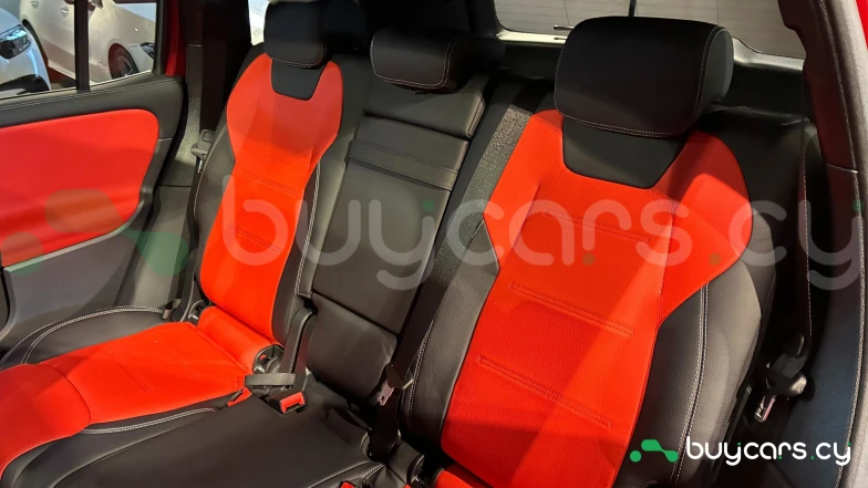 Mercedes GLB-class Red