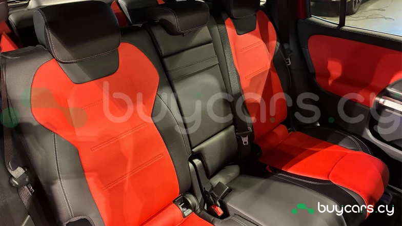 Mercedes GLB-class Red