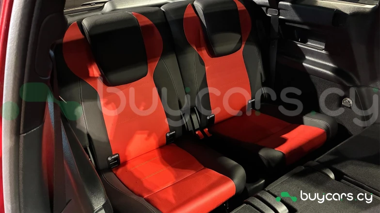 Mercedes GLB-class Red