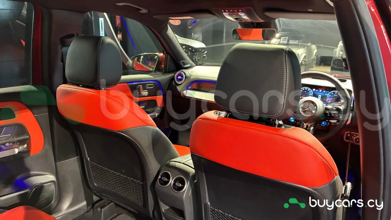 Mercedes GLB-class Red