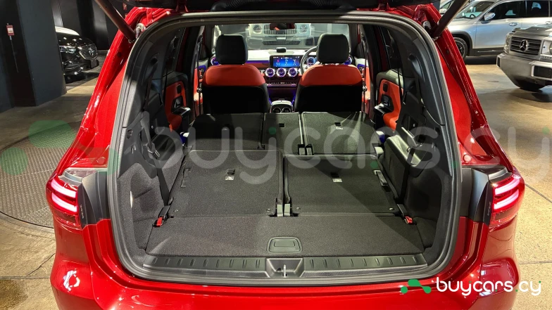 Mercedes GLB-class Red