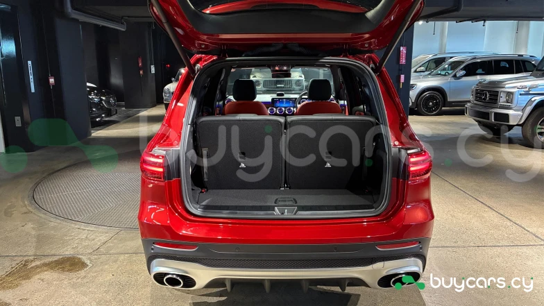 Mercedes GLB-class Red