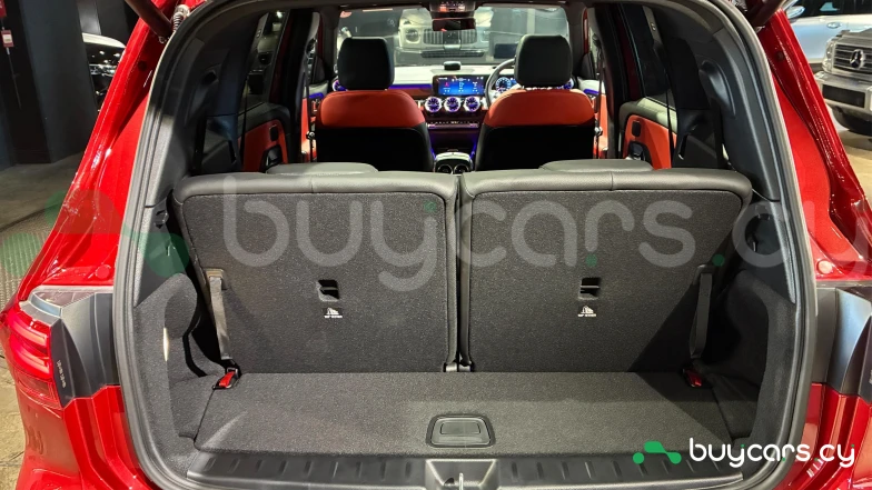 Mercedes GLB-class Red