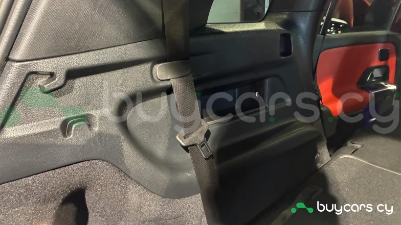 Mercedes GLB-class Red