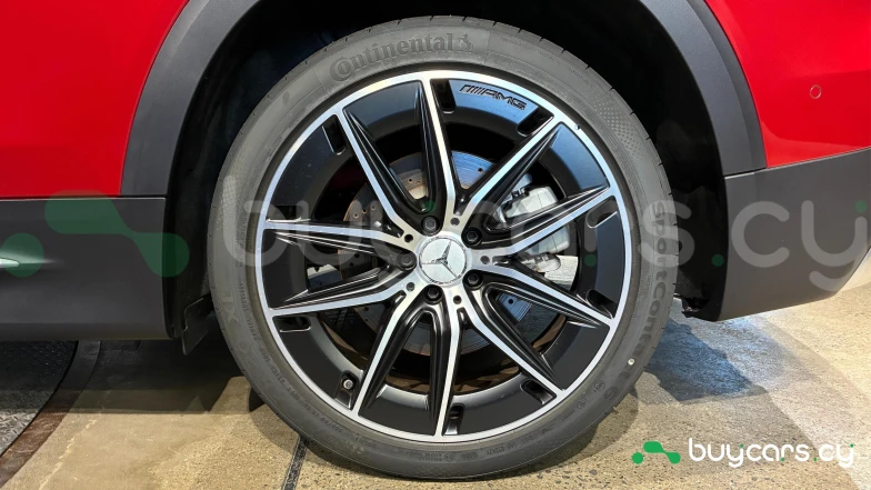 Mercedes GLB-class Red