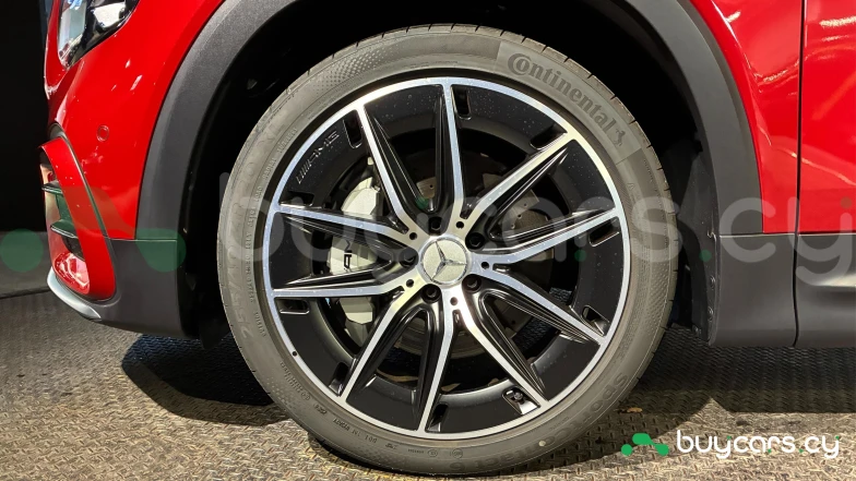 Mercedes GLB-class Red