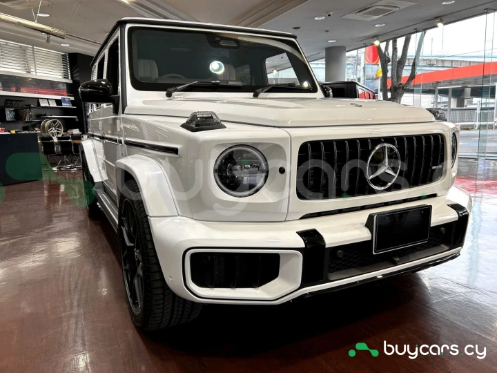 Mercedes G-class Белый