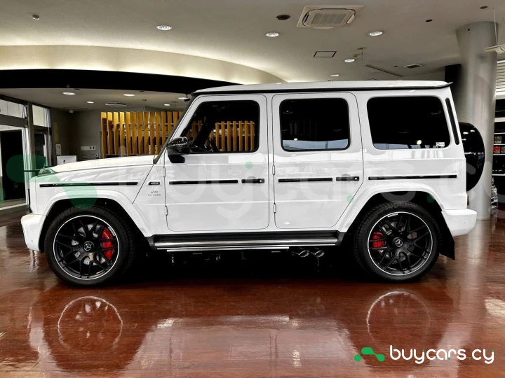 Mercedes G-class Белый