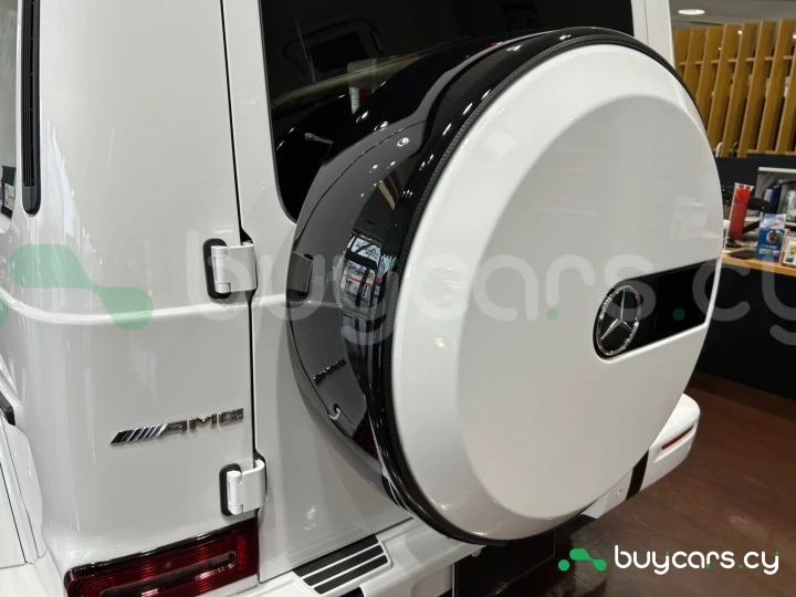 Mercedes G-class Белый