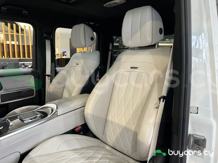 Mercedes G-class Белый