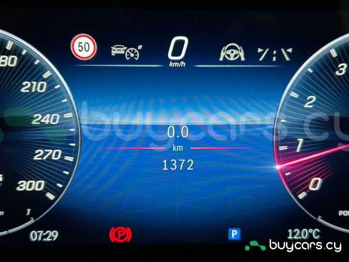 Mercedes G-class Белый