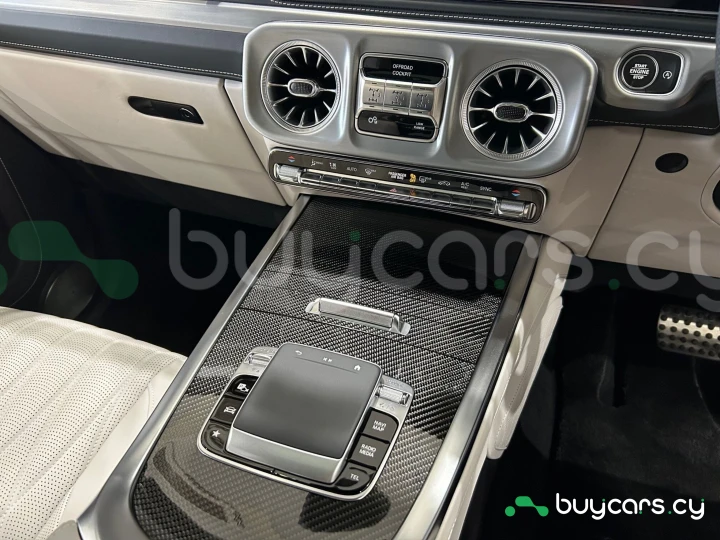 Mercedes G-class Белый