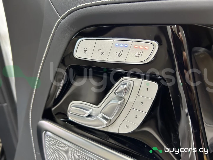 Mercedes G-class Белый