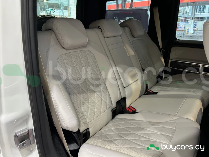 Mercedes G-class Белый