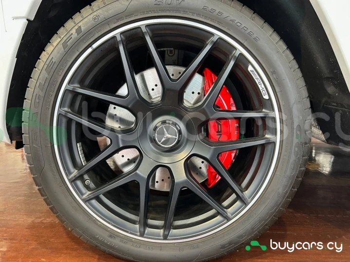 Mercedes G-class Белый