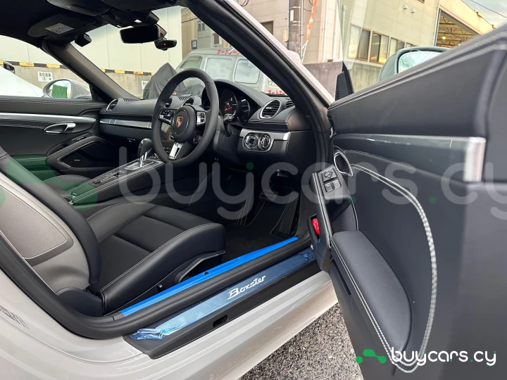 Porsche 718 Boxster White