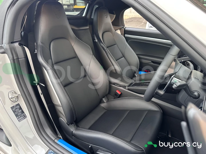 Porsche 718 Boxster White