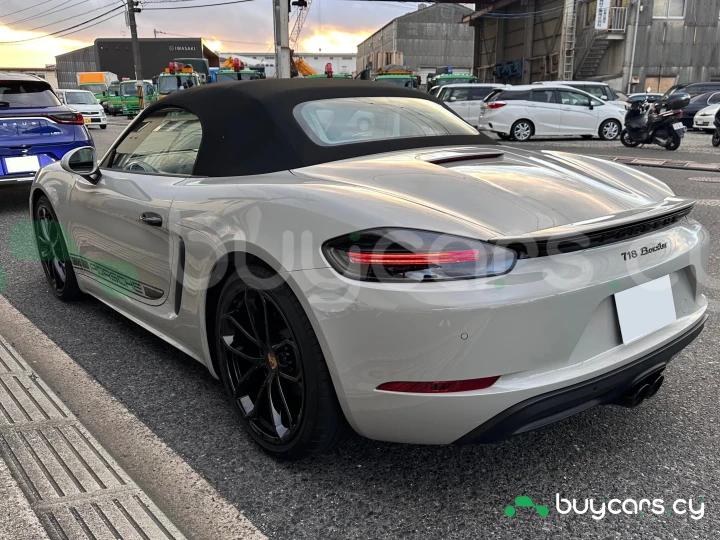 Porsche 718 Boxster White