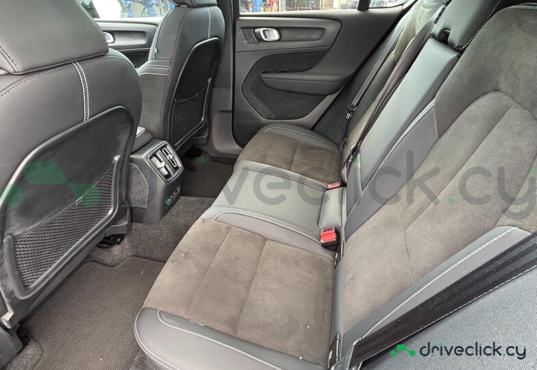 Volvo C40 Серый