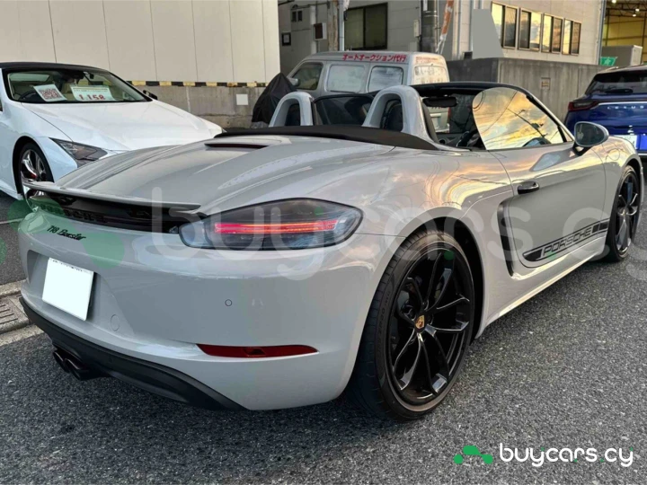 Porsche 718 Boxster White