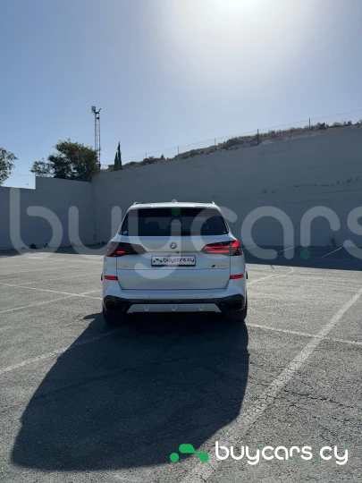 BMW X5 White