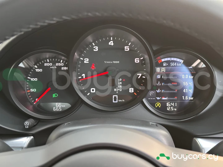 Porsche 718 Boxster White