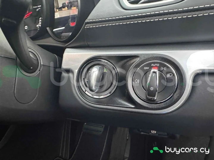 Porsche 718 Boxster White