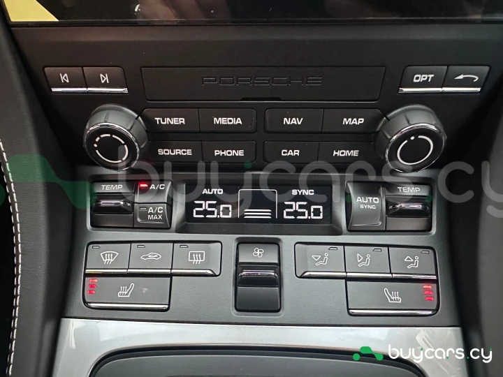 Porsche 718 Boxster White