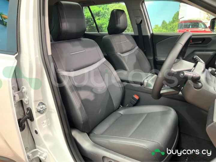 Toyota RAV4 Белый