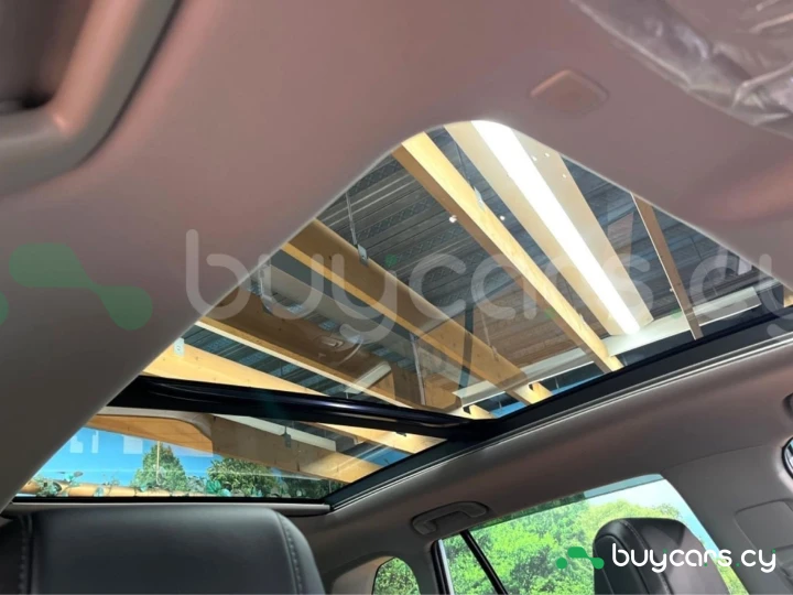 Toyota RAV4 Белый