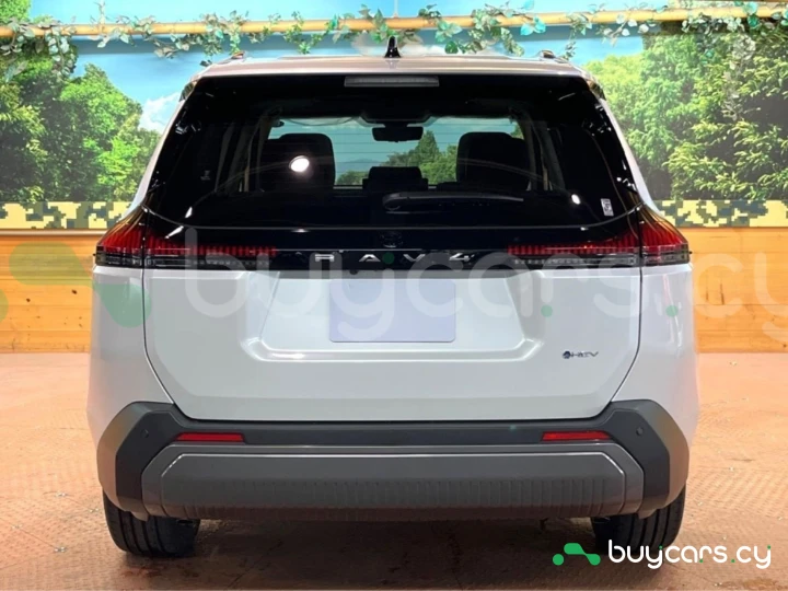 Toyota RAV4 Белый