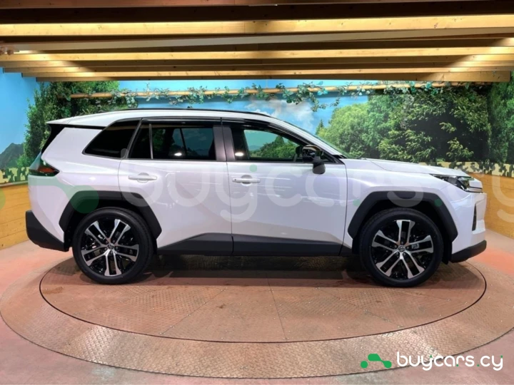 Toyota RAV4 Белый