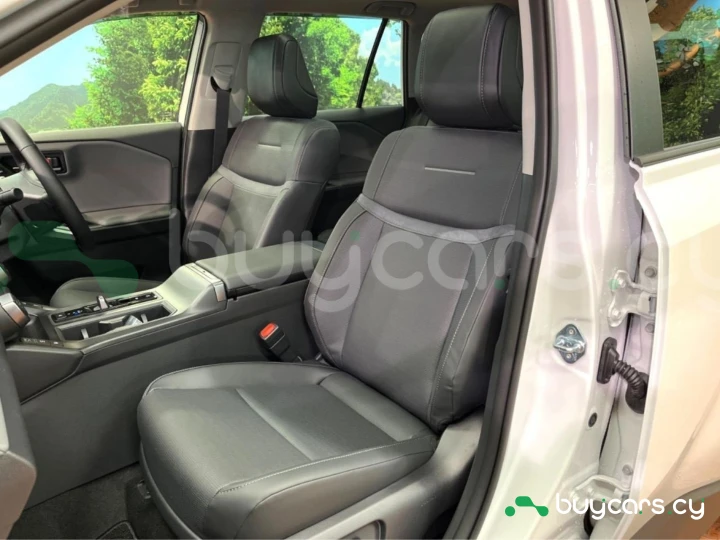 Toyota RAV4 Белый