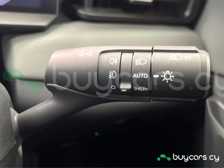 Toyota RAV4 Белый