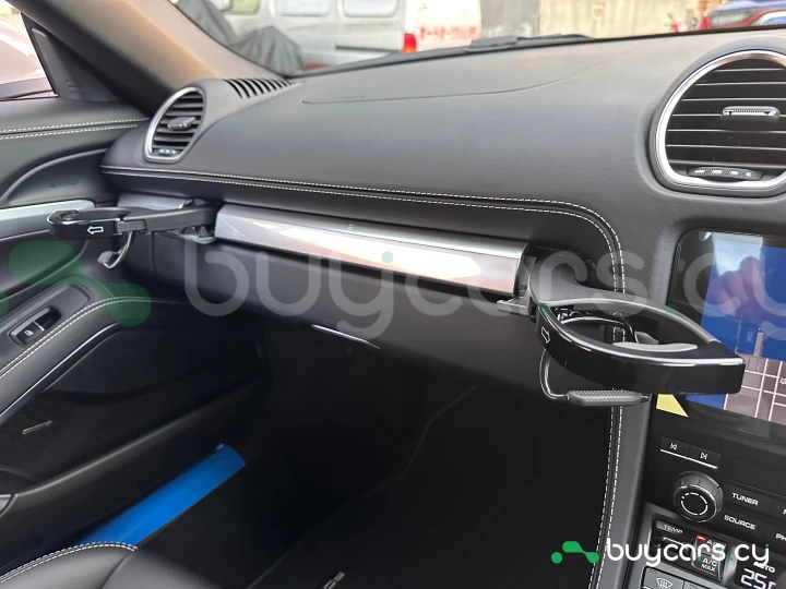 Porsche 718 Boxster White