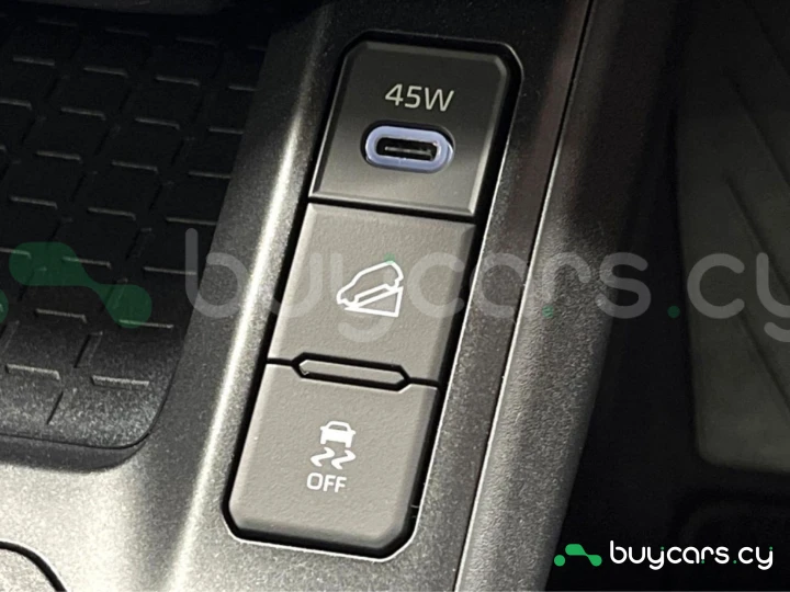 Toyota RAV4 Белый